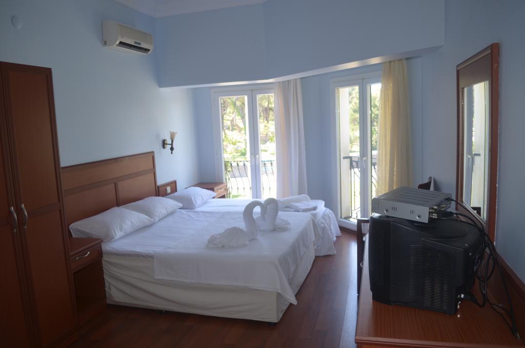 Silva Hotel Айвалык Экстерьер фото