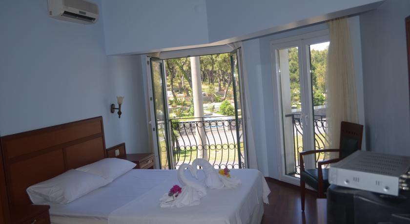 Silva Hotel Айвалык Экстерьер фото