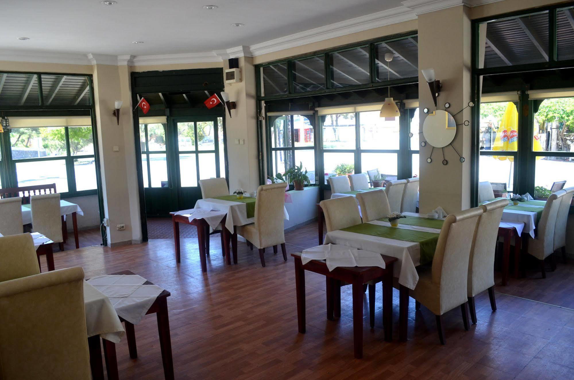 Silva Hotel Айвалык Экстерьер фото